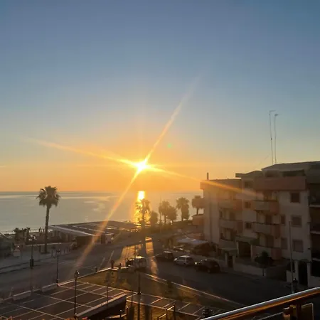 Alba Sul Mare * Trani